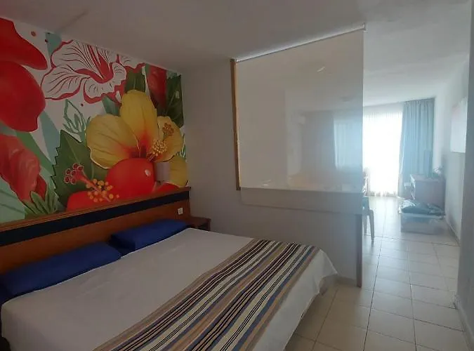 アパート The House Of Nonni Ventura - Beachfront, Ocean View, Wi-fi, Aircon, Swimming Pool