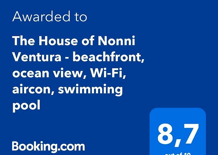 The House Of Nonni Ventura - Beachfront, Ocean View, Wi-fi, Aircon, Swimming Pool アパート モロ・デル・ハブレ