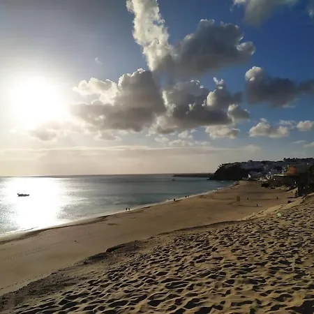 Apartment The House Of Nonni Ventura - Beachfront, Ocean View, Wi-fi, Aircon, Swimming Pool *