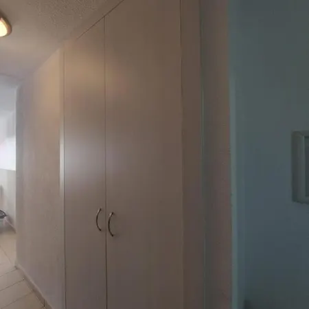 Apartment The House Of Nonni Ventura - Beachfront, Ocean View, Wi-fi, Aircon, Swimming Pool