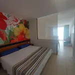 Apartament The House Of Nonni Ventura - Beachfront, Ocean View, Wi-fi, Aircon, Swimming Pool