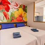 The House Of Nonni Ventura - Beachfront, Ocean View, Wi-fi, Aircon, Swimming Pool Apartament *