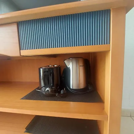 The House Of Nonni Ventura - Beachfront, Ocean View, Wi-fi, Aircon, Swimming Pool