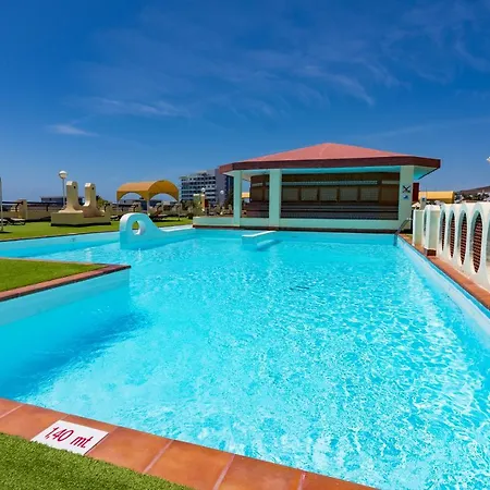 Apartamento The House Of Nonni Ventura - Beachfront, Ocean View, Wi-fi, Aircon, Swimming Pool
