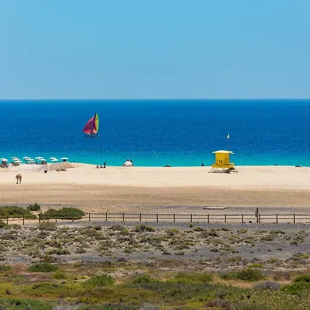 The House Of Nonni Ventura - Beachfront, Ocean View, Wi-fi, Aircon, Swimming Pool Apartamento
