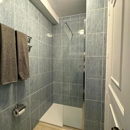 The House Of Nonni Ventura - Beachfront, Ocean View, Wi-fi, Aircon, Swimming Pool *