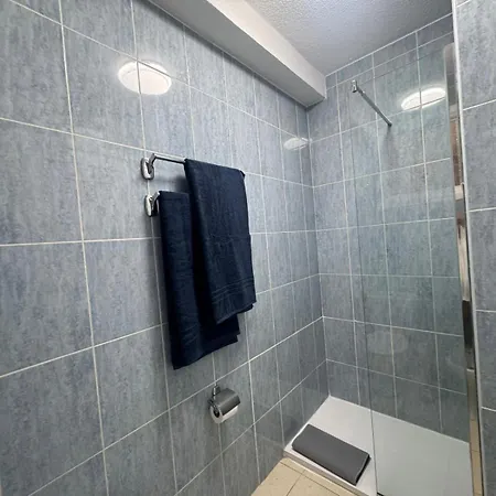 The House Of Nonni Ventura - Beachfront, Ocean View, Wi-fi, Aircon, Swimming Pool 公寓 *