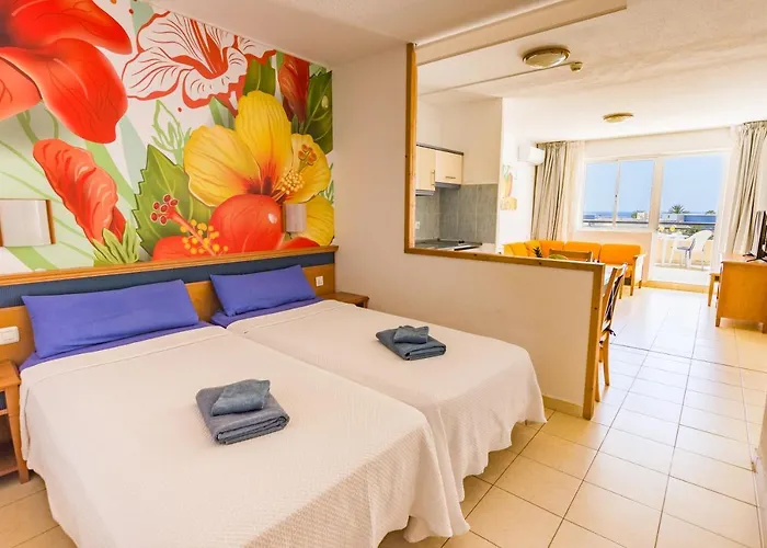 Apartment The House Of Nonni Ventura - Beachfront, Ocean View, Wi-fi, Aircon, Swimming Pool *