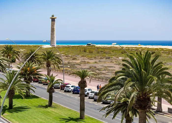 The House Of Nonni Ventura - Beachfront, Ocean View, Wi-fi, Aircon, Swimming Pool Apartment