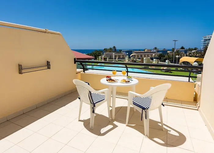 The House Of Nonni Ventura - Beachfront, Ocean View, Wi-fi, Aircon, Swimming Pool 아파트 모로델제블