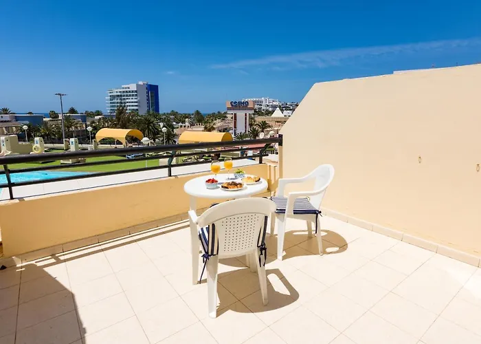 The House Of Nonni Ventura - Beachfront, Ocean View, Wi-fi, Aircon, Swimming Pool *