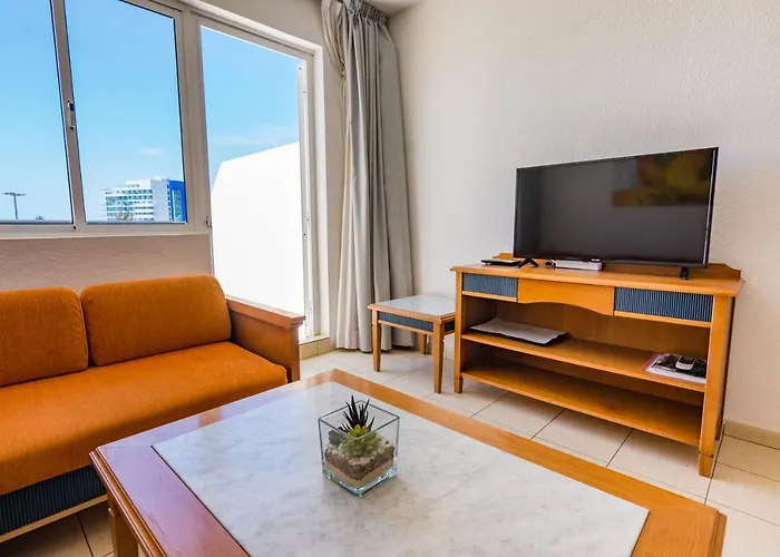 아파트 The House Of Nonni Ventura - Beachfront, Ocean View, Wi-fi, Aircon, Swimming Pool 모로델제블