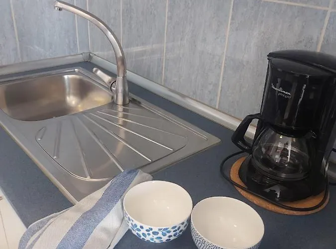 Апартаменты The House Of Nonni Ventura - Beachfront, Ocean View, Wi-fi, Aircon, Swimming Pool